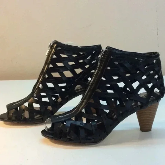 NWOT Carlos Santanta Black Booties Size 9.5 - Picture 2 of 8